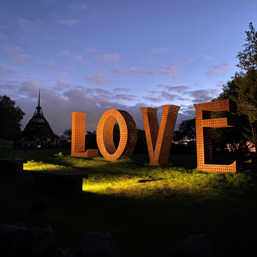 LOVE-sign