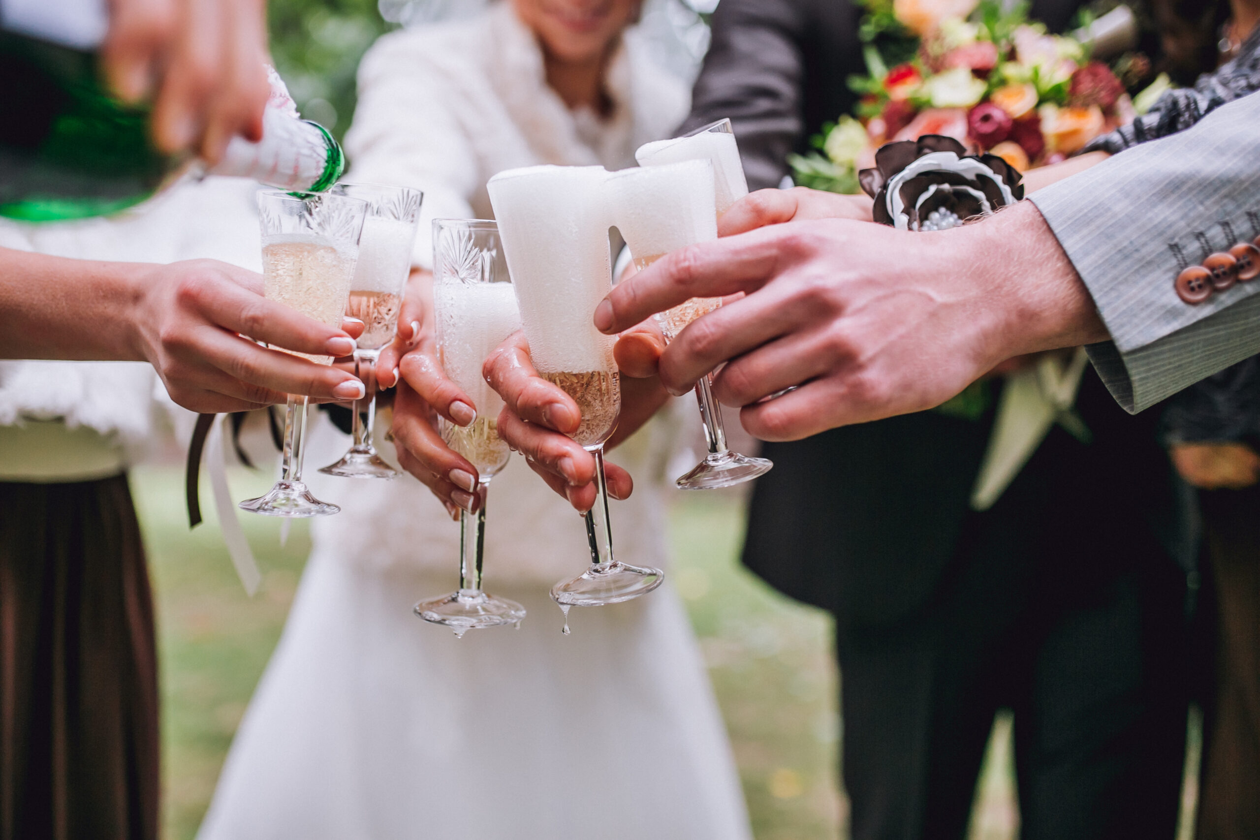 How To Best Manage A Large Wedding Party